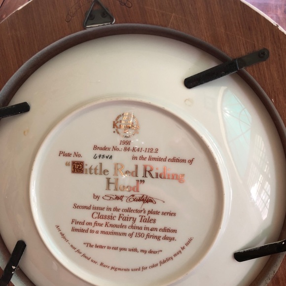 Little Red Riding Hood Collectable Plate - Picture 2 of 2